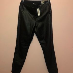 Faux leather tapered legging